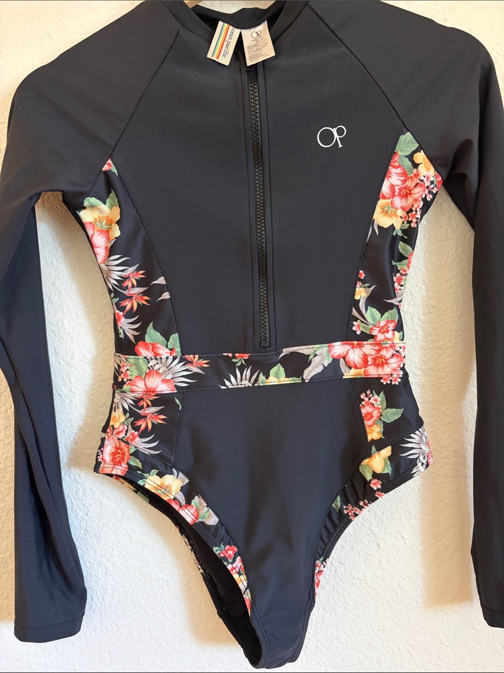 OP Black Long-Sleeve One-Piece Swimsuit Surf suit Tropical floral pattern - Picture 3 of 4